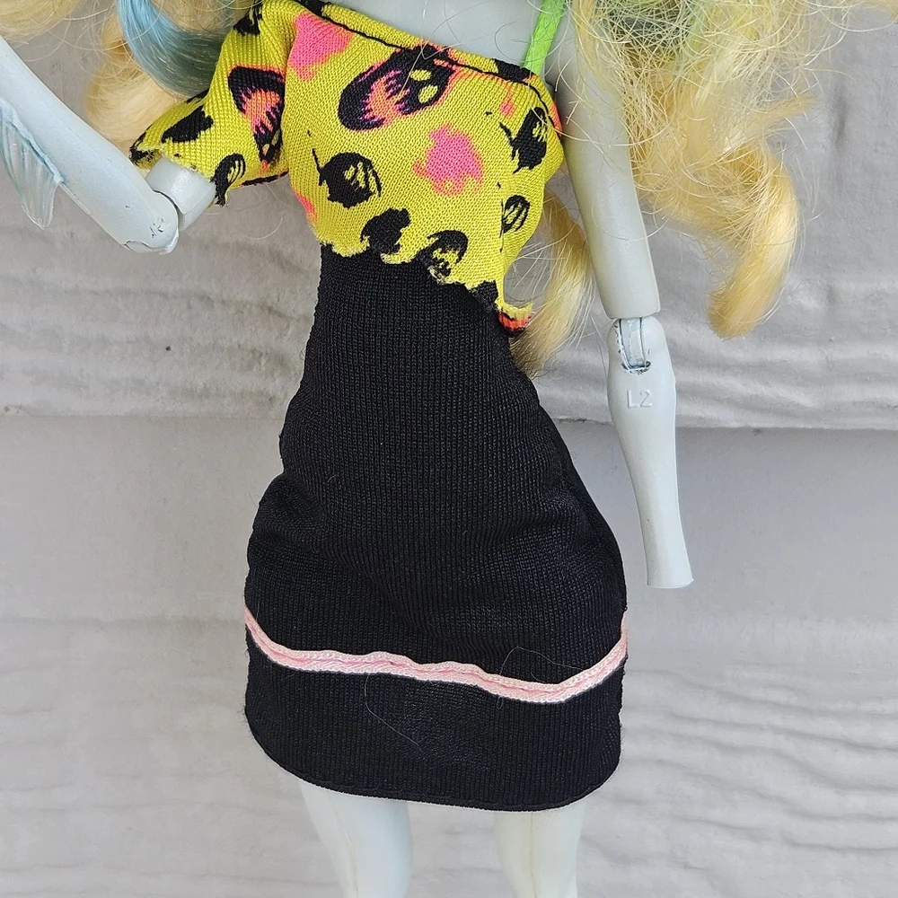Monster High Lagoona Blue Skultimate Roller Maze Doll Outfit 2008 MISSING HAND